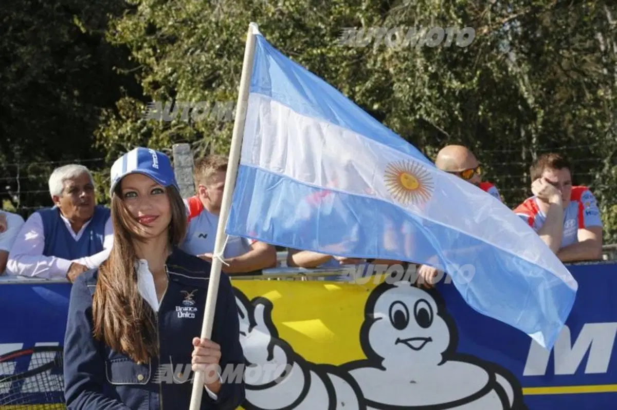 WRC 2015. Rally Argentina. Partiti! Ogier (VW Polo R WRC) subito in testa. (15)