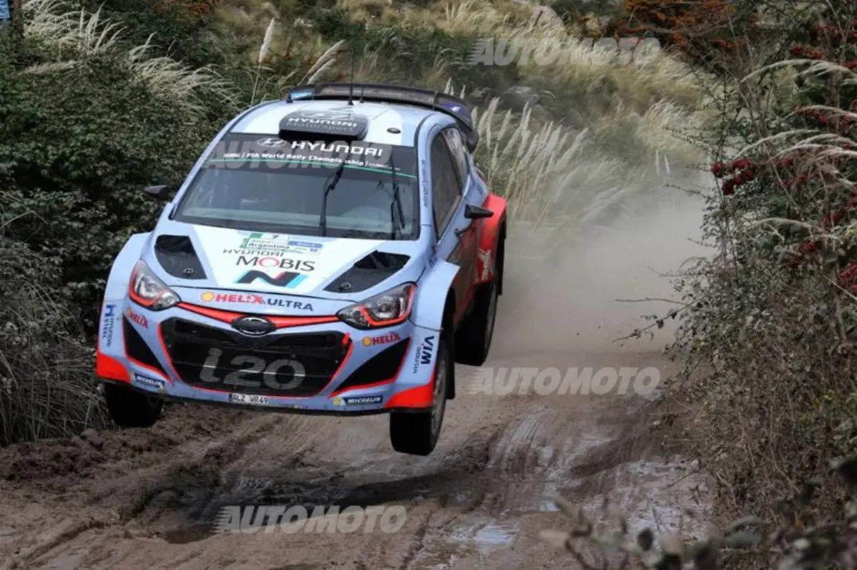 WRC 2015. Argentina Day 2. Meeke (Citroen Ds3) ancora in testa (10)