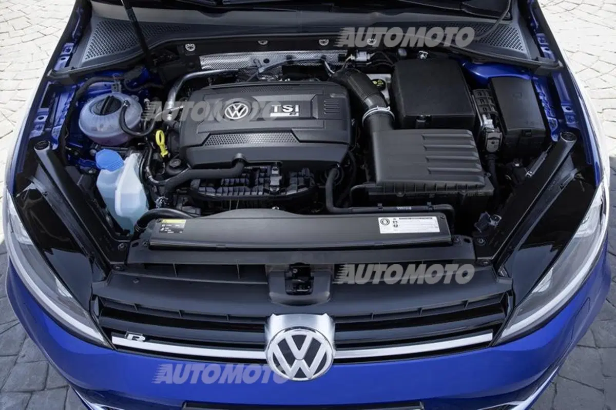 Volkswagen Golf Variant: nuova GTD, Alltrack e R (10)