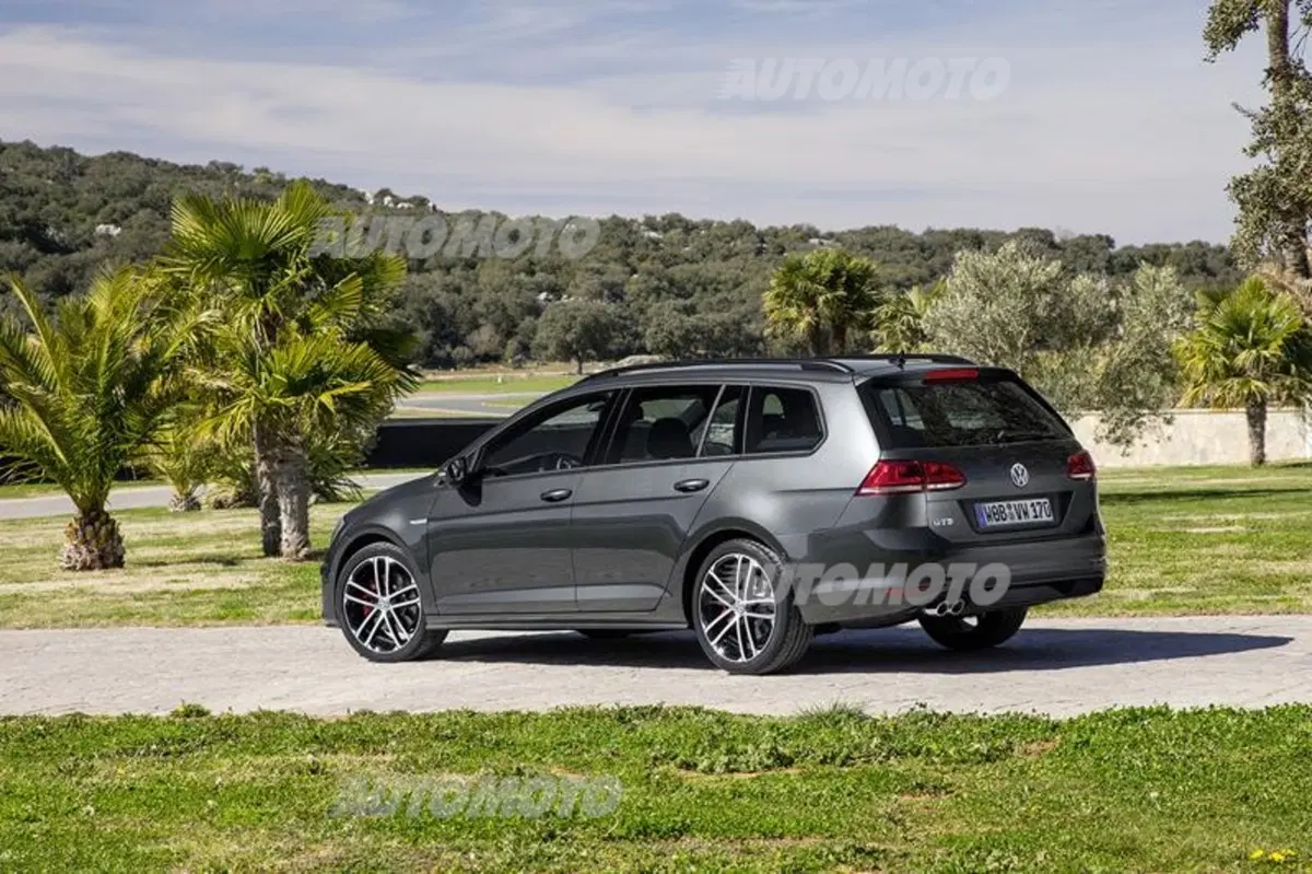 Volkswagen Golf Variant: nuova GTD, Alltrack e R (17)