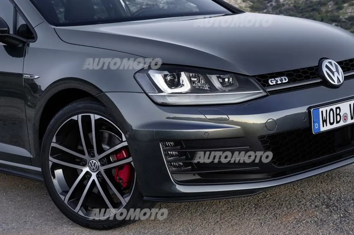 Volkswagen Golf Variant: nuova GTD, Alltrack e R (22)