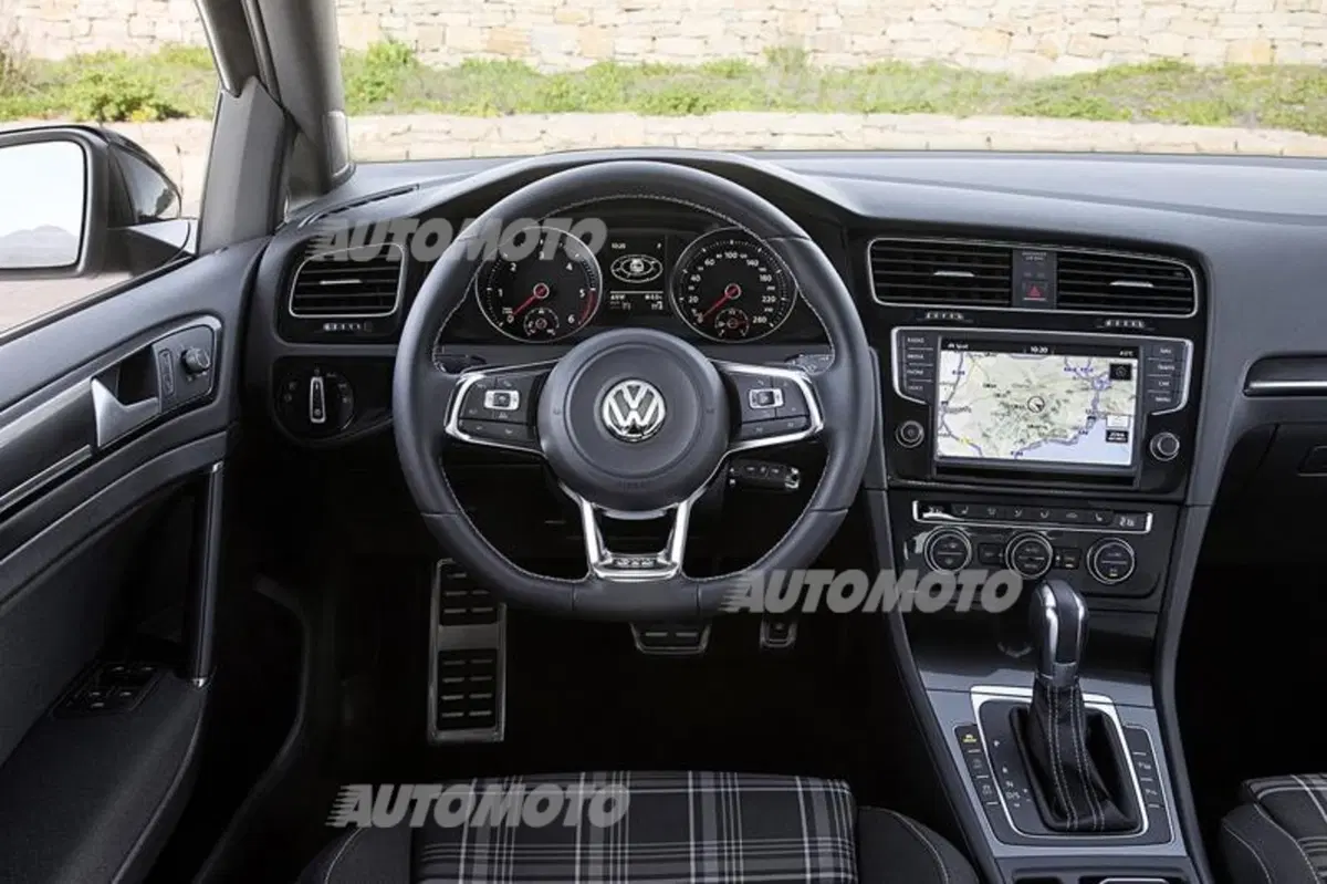 Volkswagen Golf Variant: nuova GTD, Alltrack e R (23)