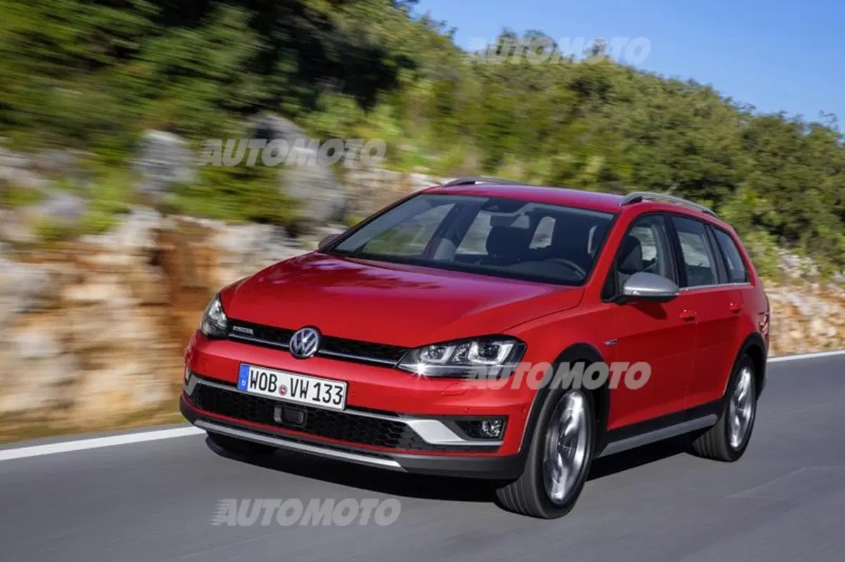 Volkswagen Golf Variant: nuova GTD, Alltrack e R (29)