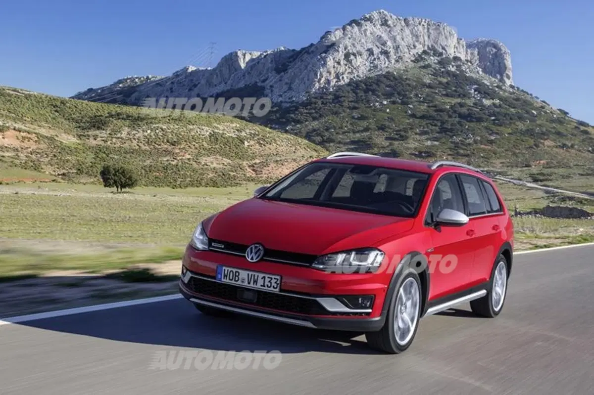 Volkswagen Golf Variant: nuova GTD, Alltrack e R (32)