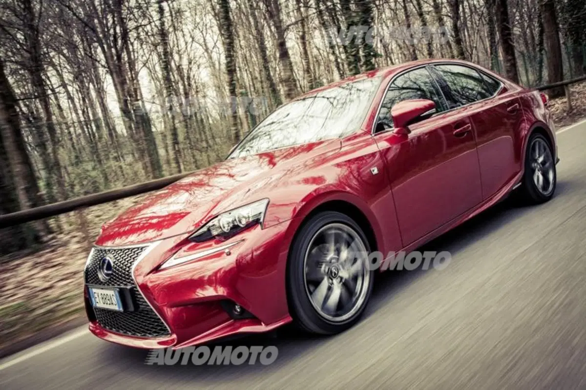 Lexus Is 300h [video] (2)