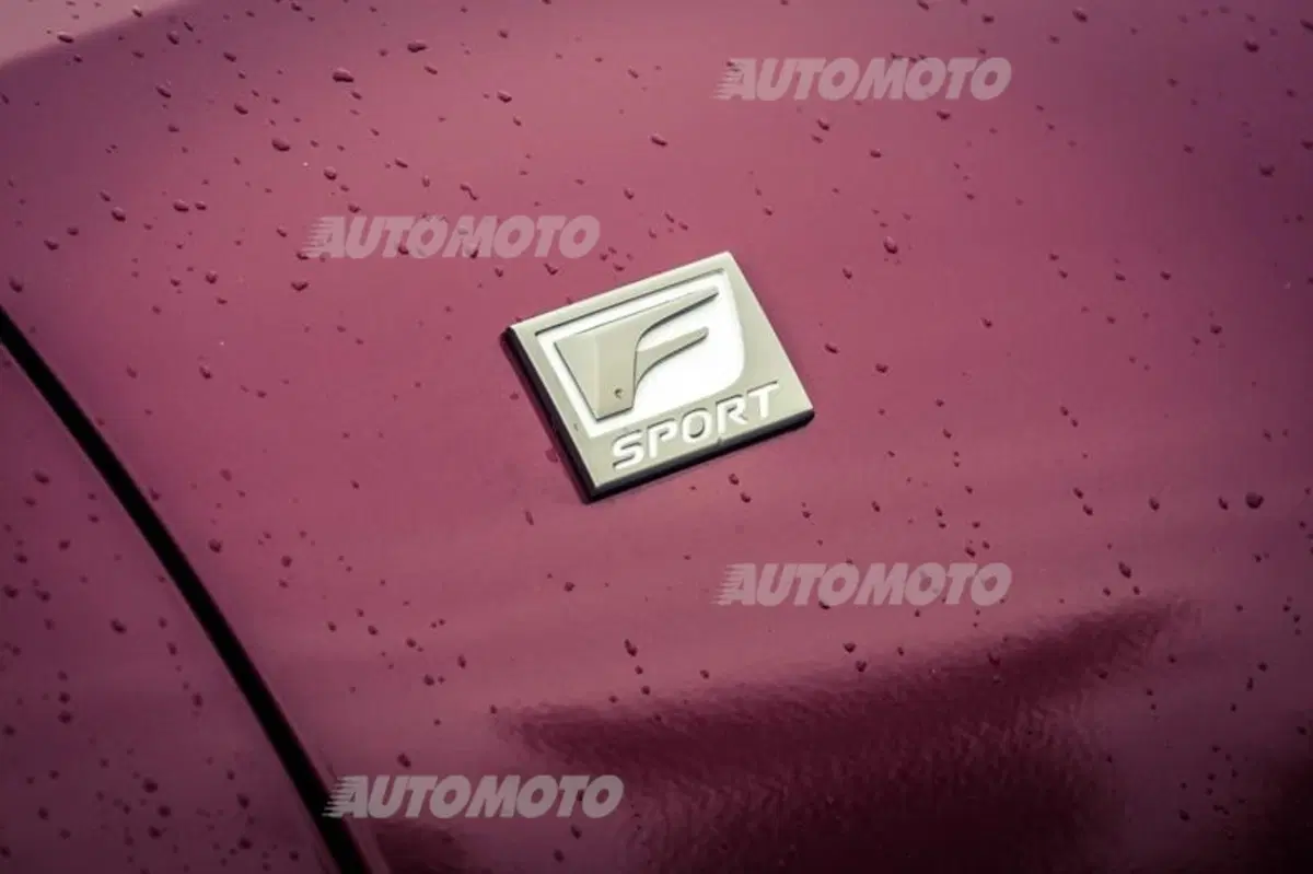 Lexus Is 300h [video] (14)