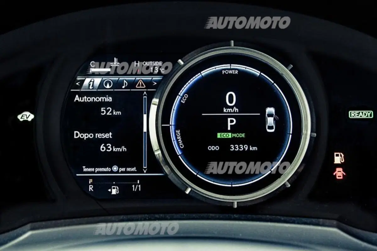 Lexus Is 300h [video] (32)