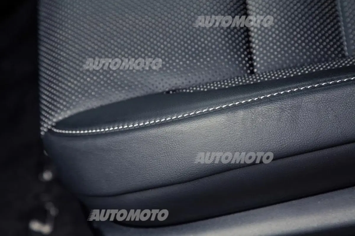 Lexus Is 300h [video] (37)