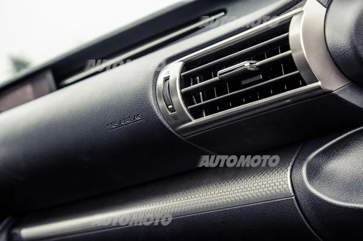 Lexus Is 300h [video] (39)