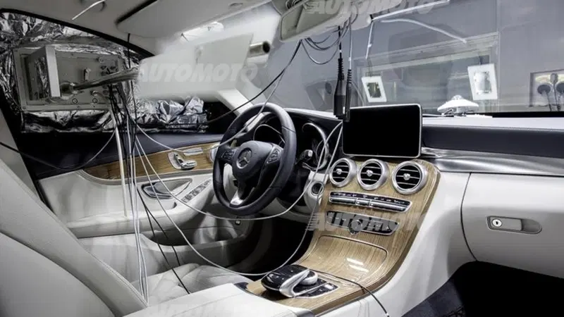Sicure, intelligenti e connesse: l'identikit delle auto di domani