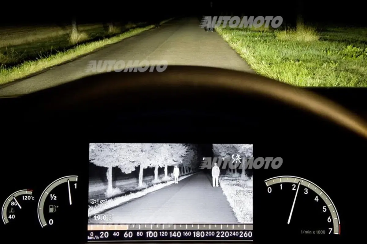 Sicure, intelligenti e connesse: l'identikit delle auto di domani (9)