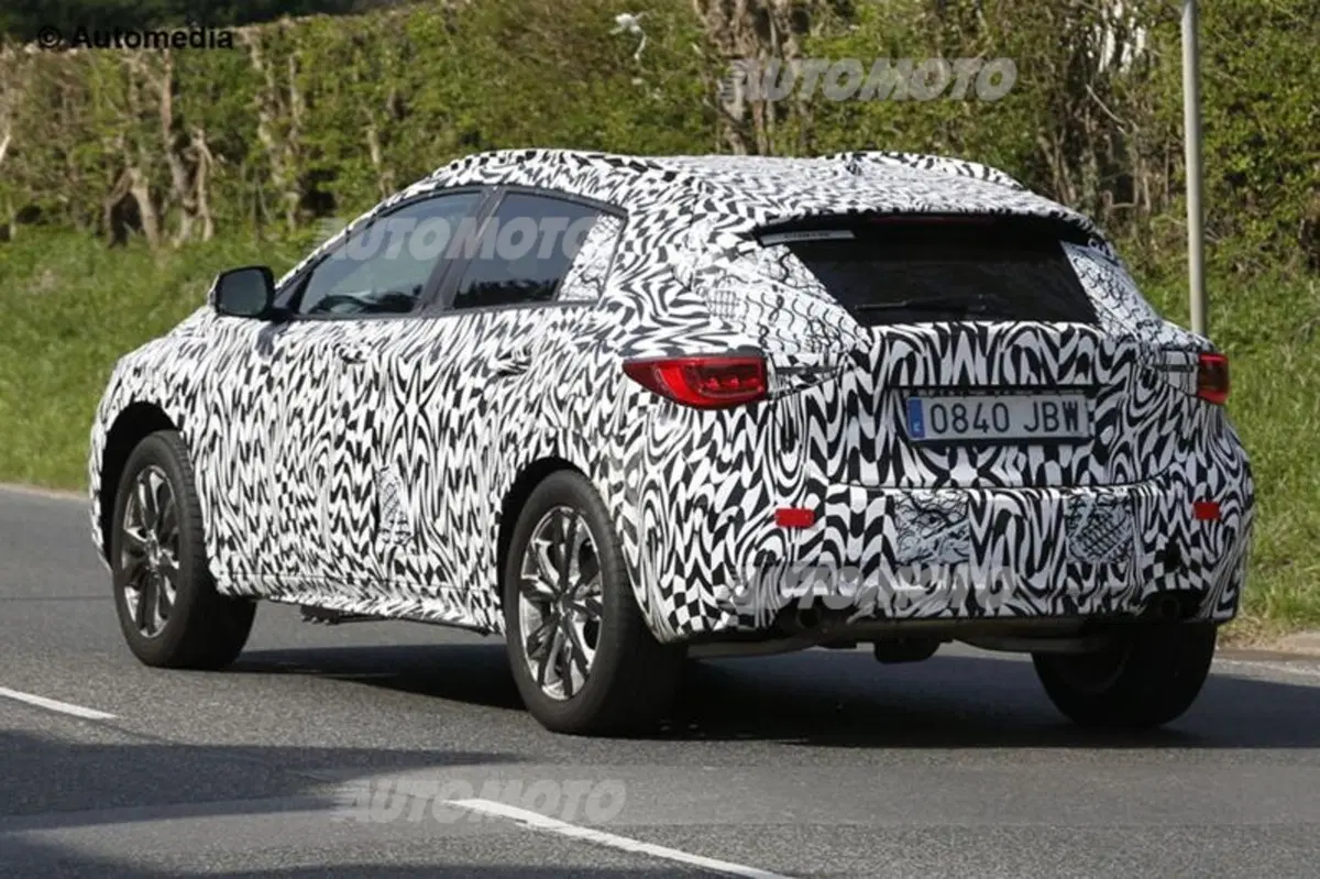 Infiniti QX30: prove generali per il nuovo SUV compatto (3)