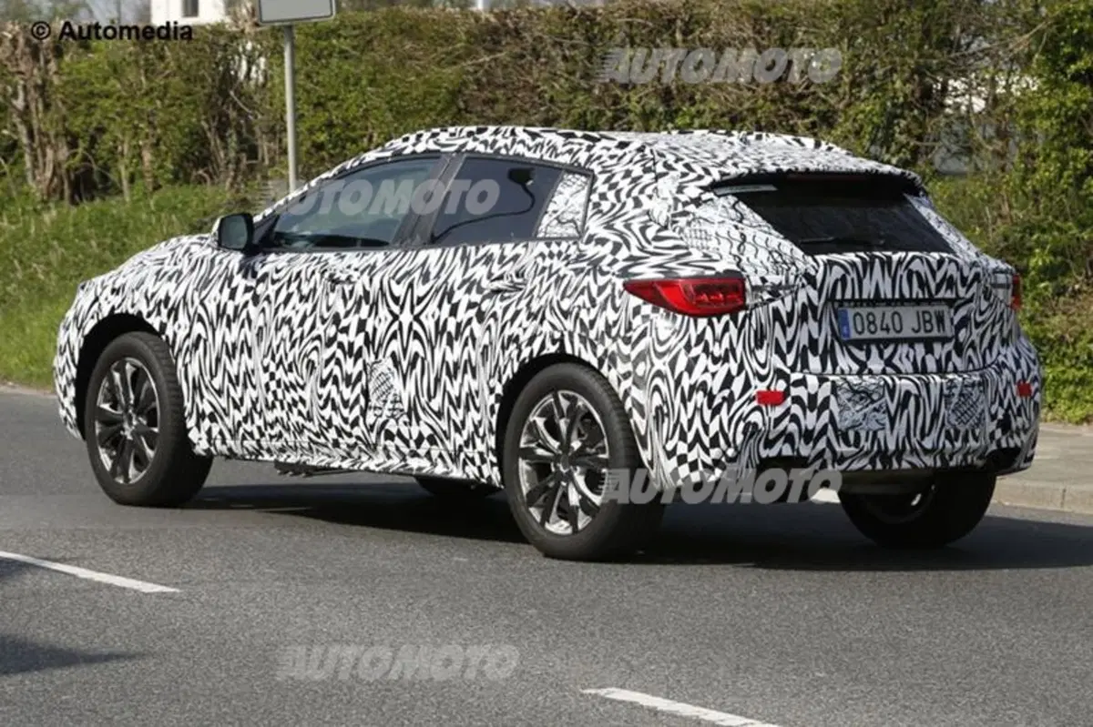 Infiniti QX30: prove generali per il nuovo SUV compatto (8)