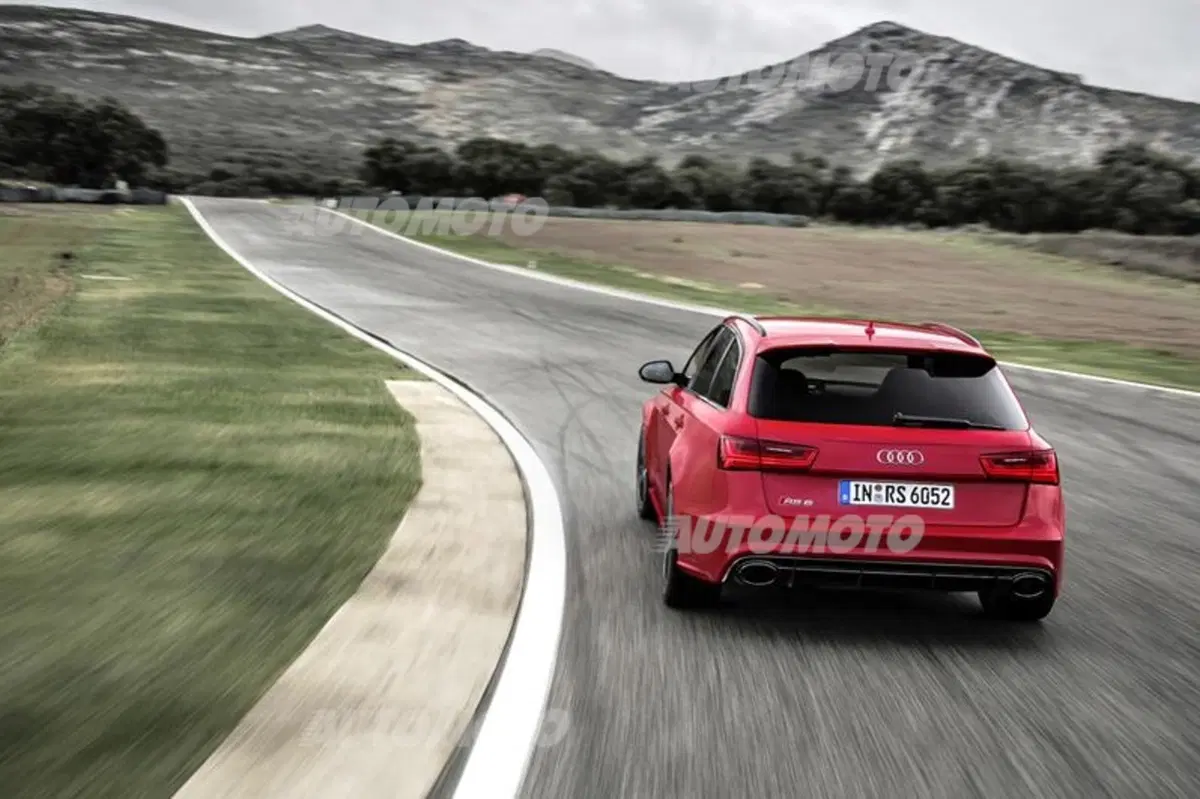 Audi RS6: riesce davvero ad andare su una pista da sci (come nello spot)? [video] (17)