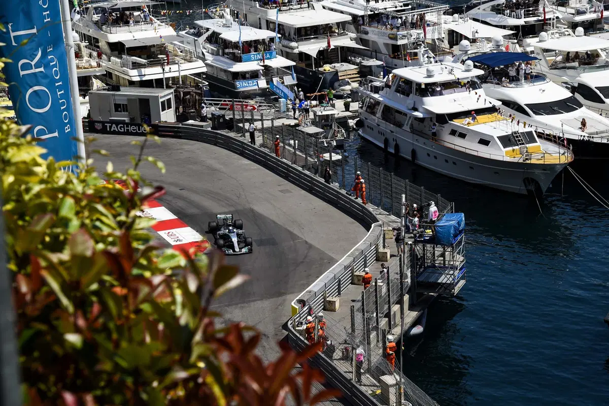 F1, GP Montecarlo 2017: Ferrari, vittoria pesante (9)