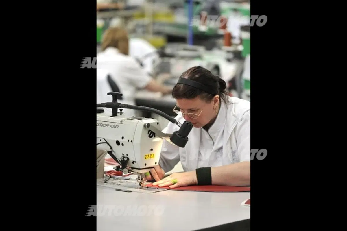 Bentley Factory Experience: dove nascono le auto di Queen Elizabeth (7)