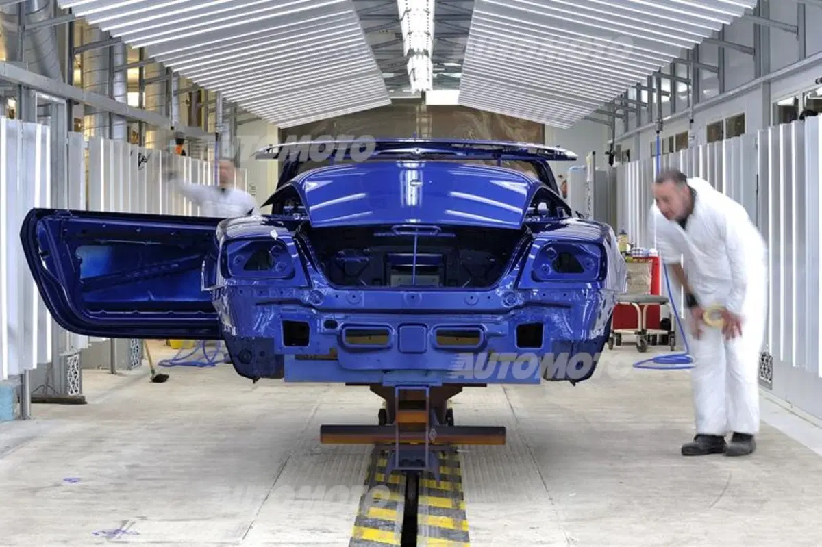 Bentley Factory Experience: dove nascono le auto di Queen Elizabeth (8)