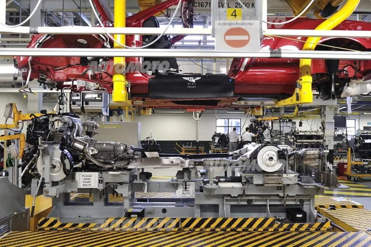 Bentley Factory Experience: dove nascono le auto di Queen Elizabeth (10)