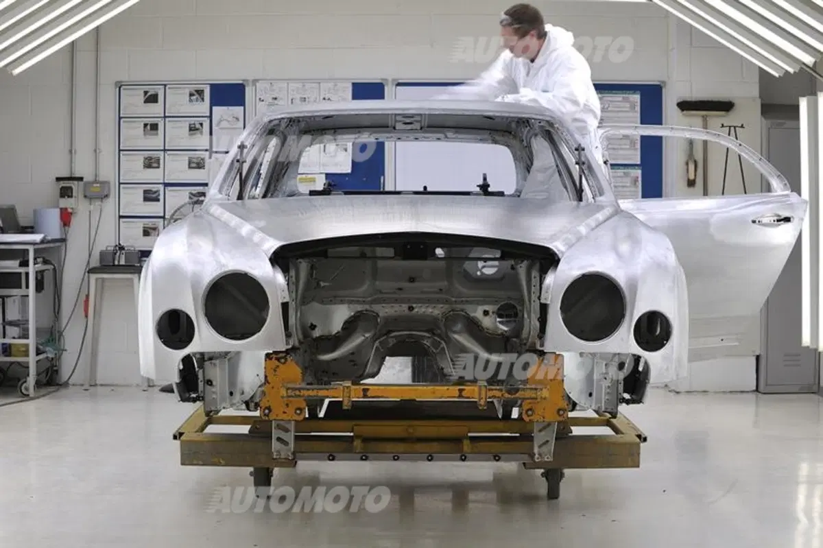 Bentley Factory Experience: dove nascono le auto di Queen Elizabeth (11)