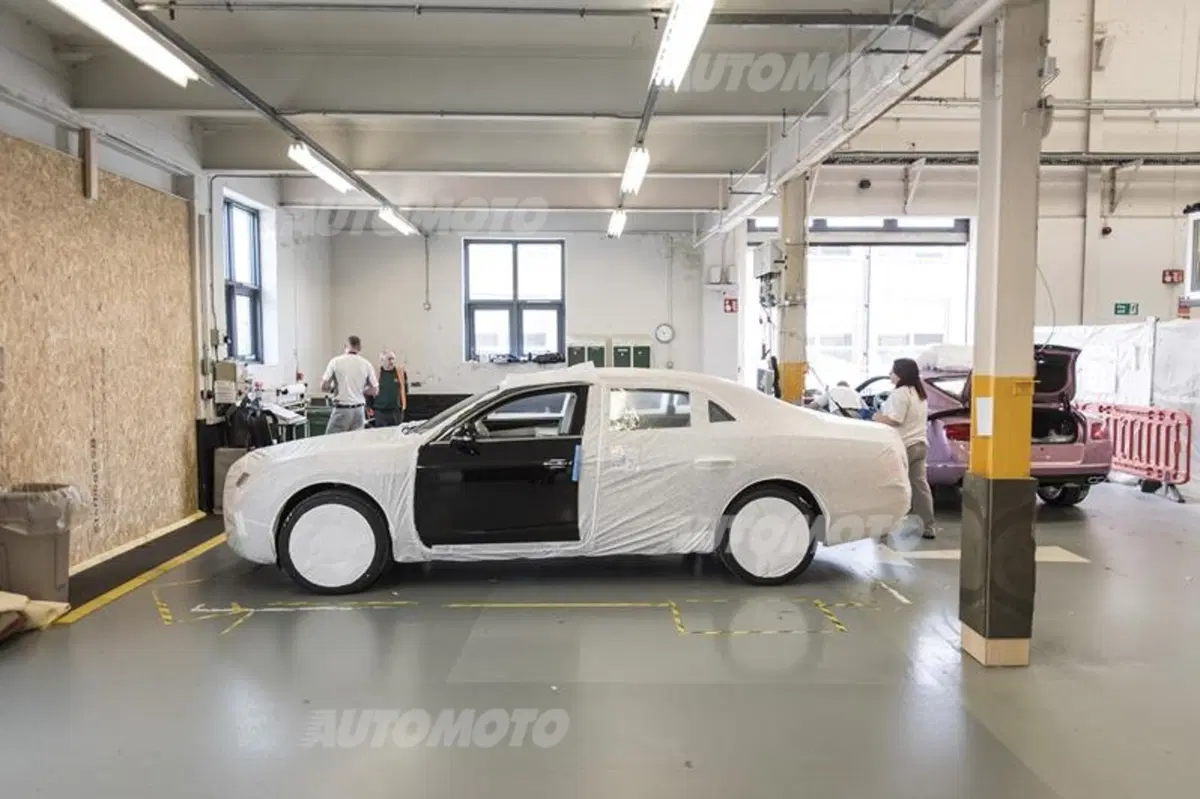 Bentley Factory Experience: dove nascono le auto di Queen Elizabeth (16)