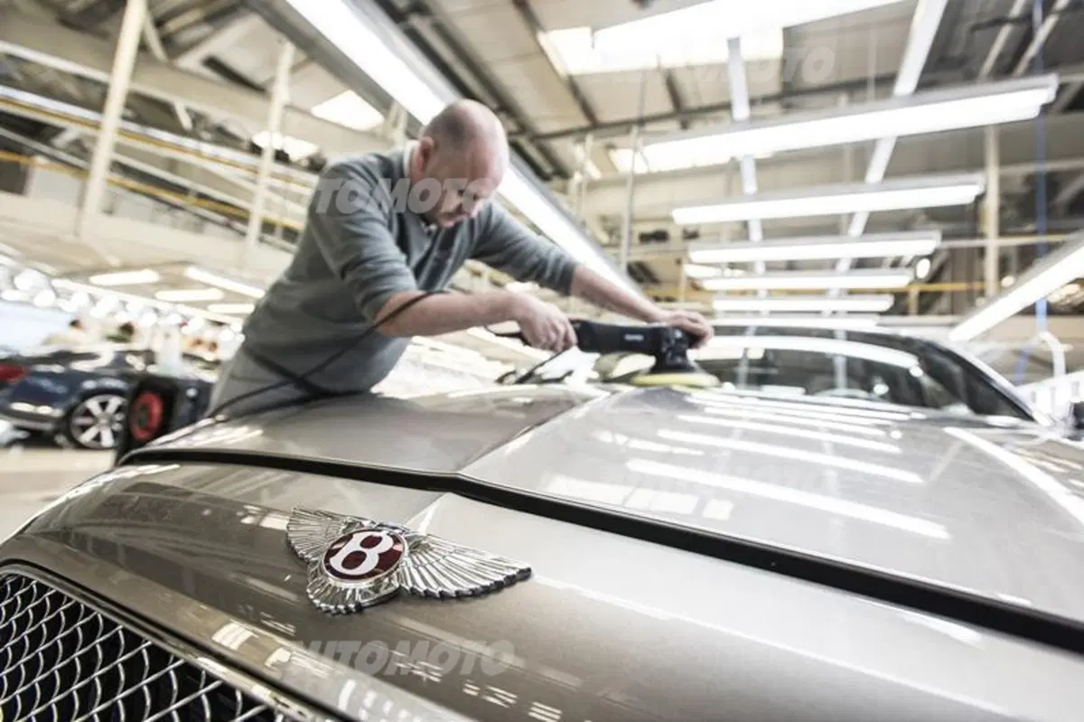 Bentley Factory Experience: dove nascono le auto di Queen Elizabeth (17)