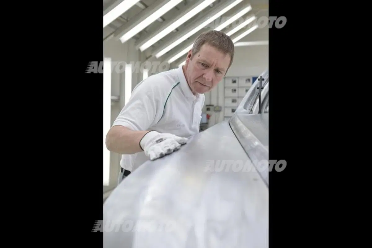 Bentley Factory Experience: dove nascono le auto di Queen Elizabeth (21)
