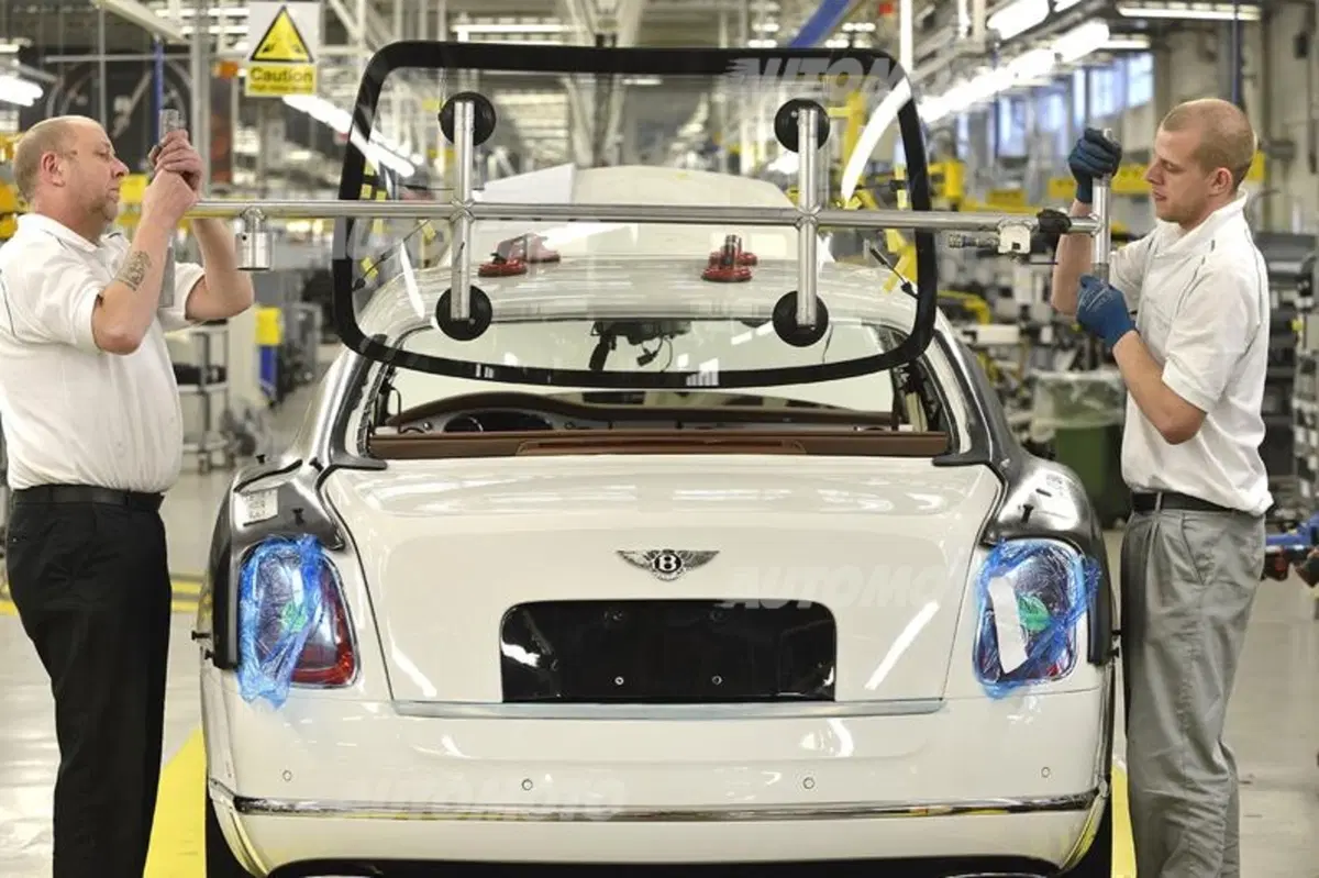 Bentley Factory Experience: dove nascono le auto di Queen Elizabeth (23)