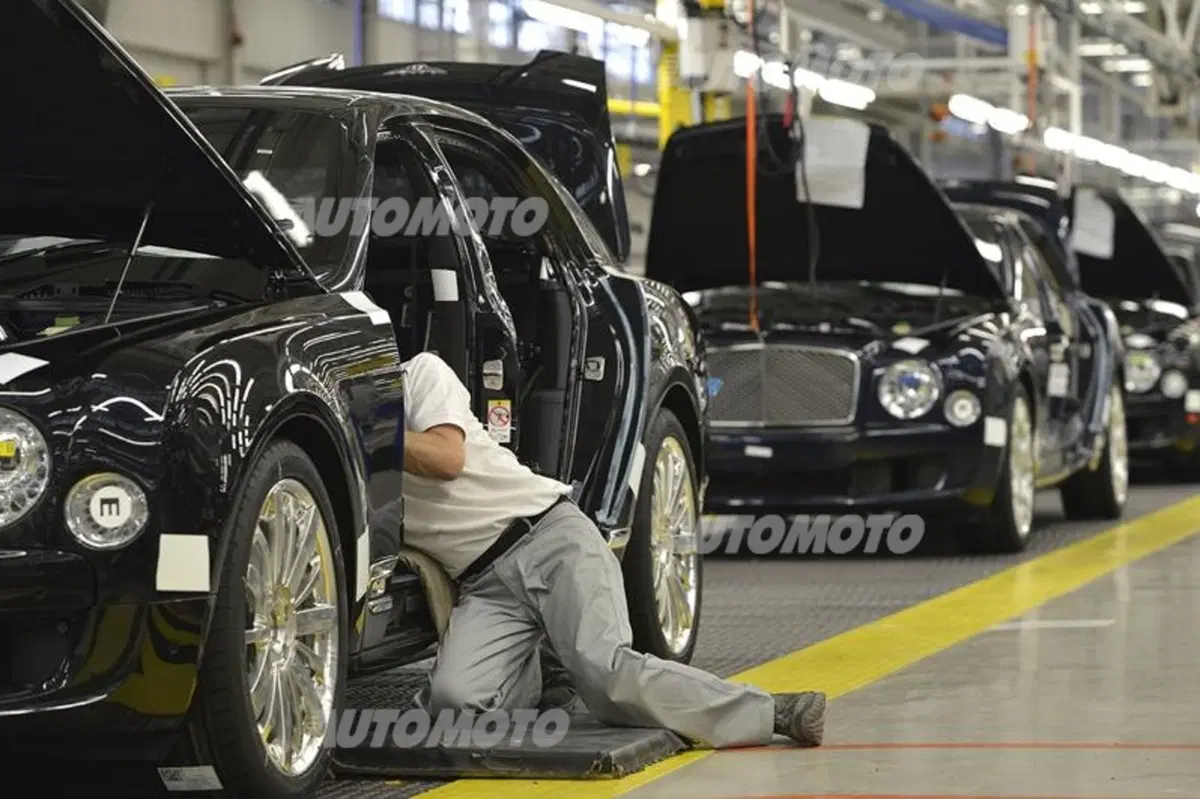 Bentley Factory Experience: dove nascono le auto di Queen Elizabeth (25)