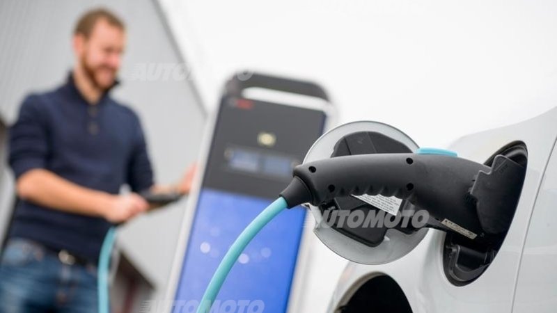 Bosch: iniezione diretta di benzina a 350 bar e nuova tecnologia ibrida a Vienna
