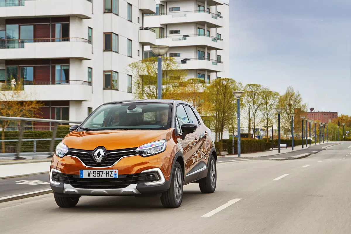 Renault Captur restyling 2017, nuovo look per la SUV compatta [Video primo test] (5)