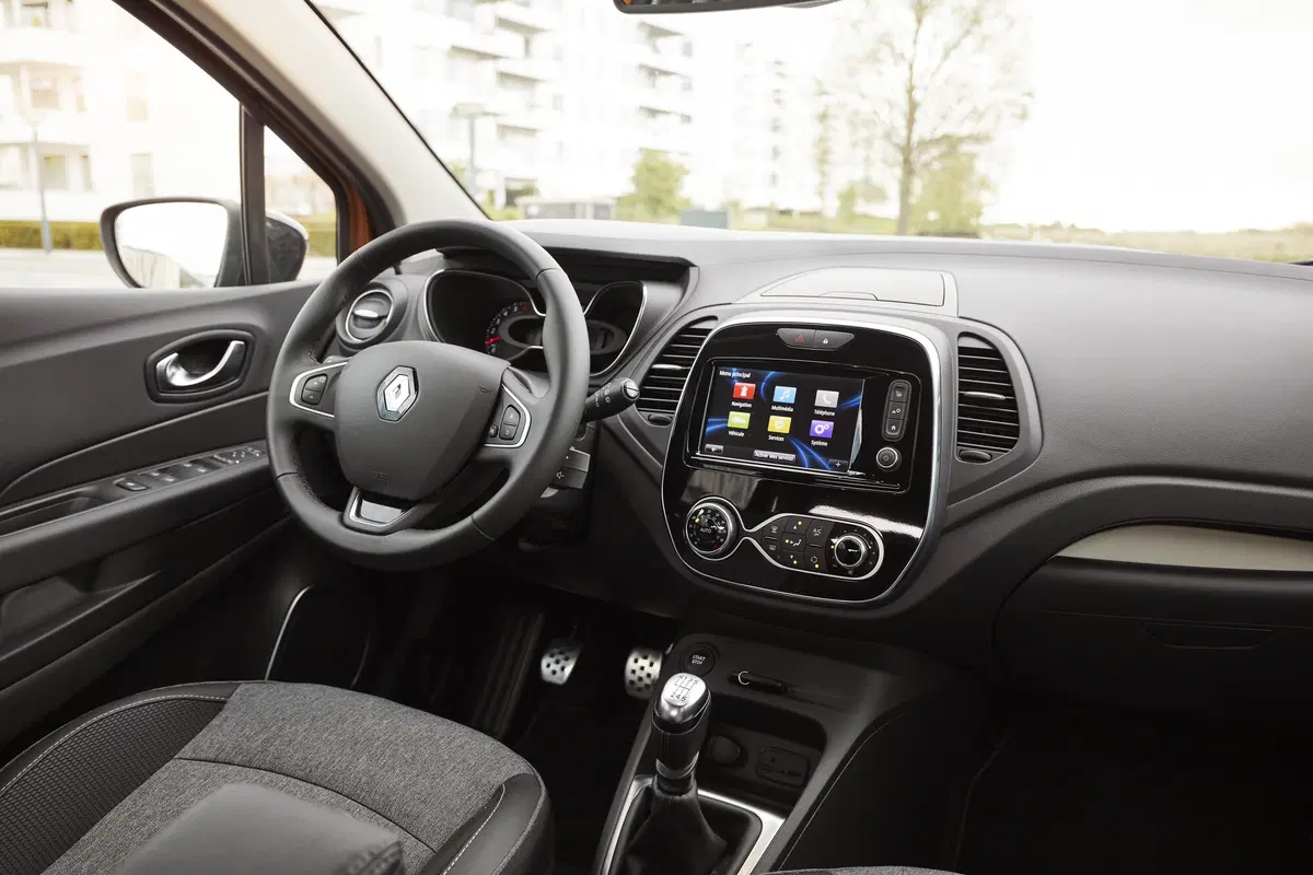 Renault Captur restyling 2017, nuovo look per la SUV compatta [Video primo test] (8)