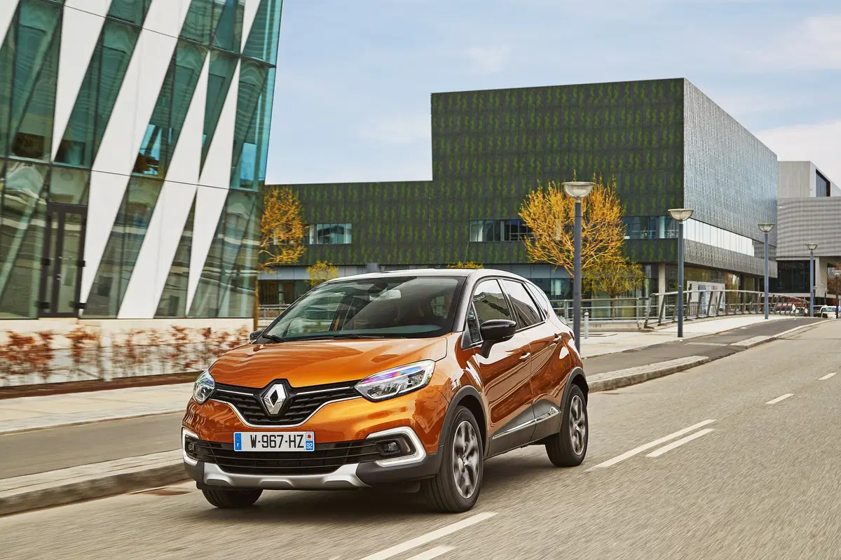 Renault Captur restyling 2017, nuovo look per la SUV compatta [Video primo test] (9)