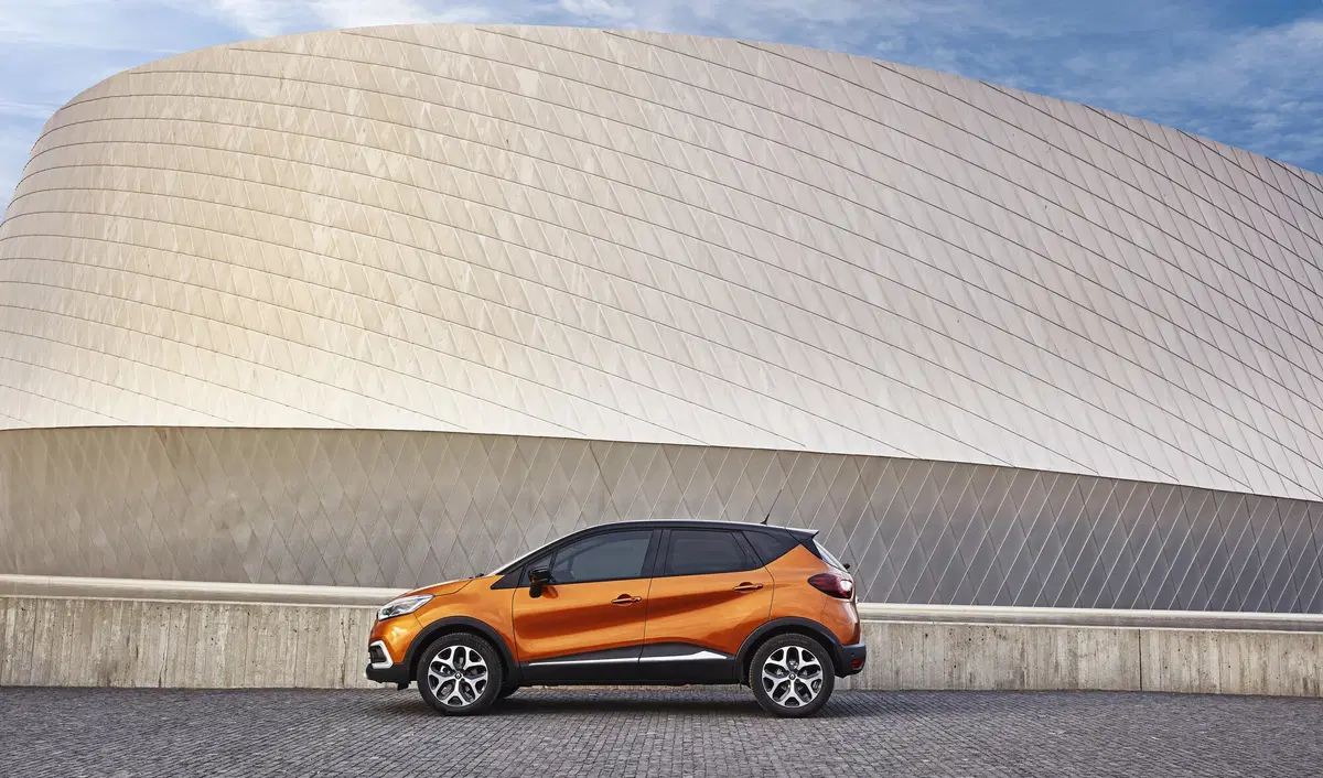 Renault Captur restyling 2017, nuovo look per la SUV compatta [Video primo test] (12)
