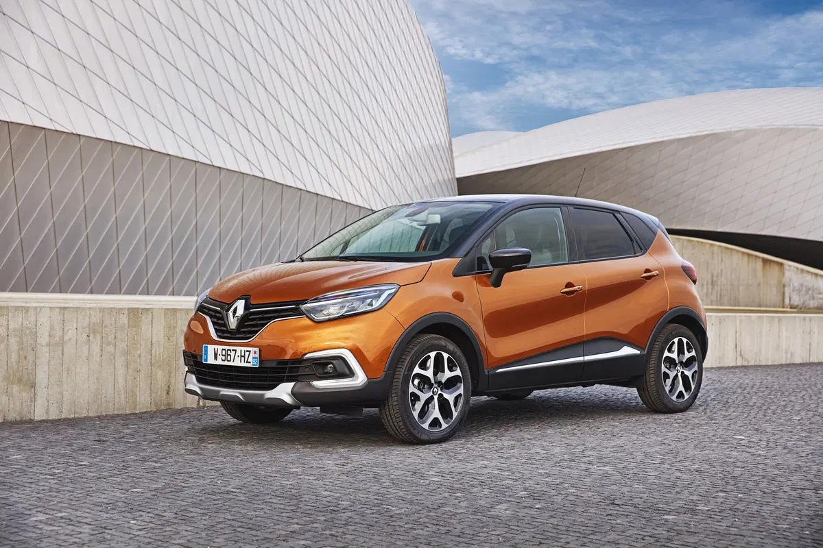 Renault Captur restyling 2017, nuovo look per la SUV compatta [Video primo test] (13)