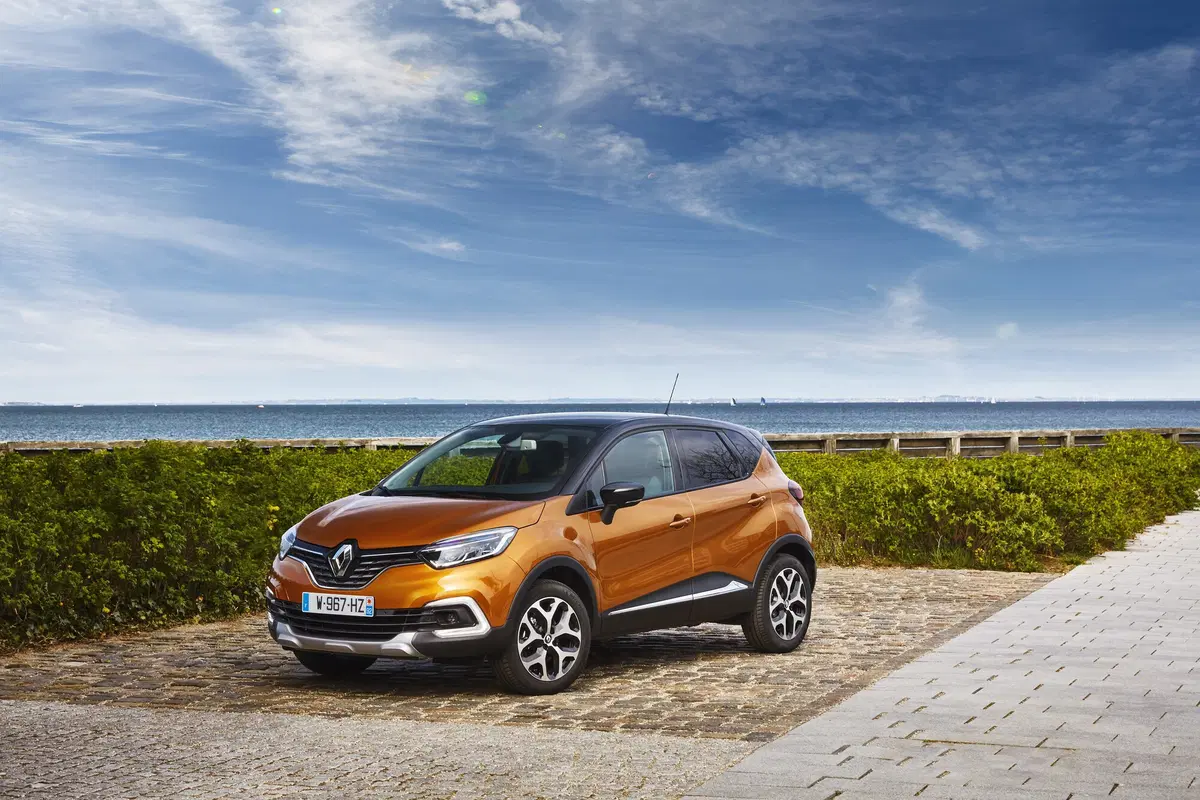 Renault Captur restyling 2017, nuovo look per la SUV compatta [Video primo test] (14)