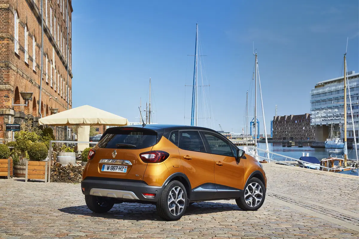 Renault Captur restyling 2017, nuovo look per la SUV compatta [Video primo test] (15)