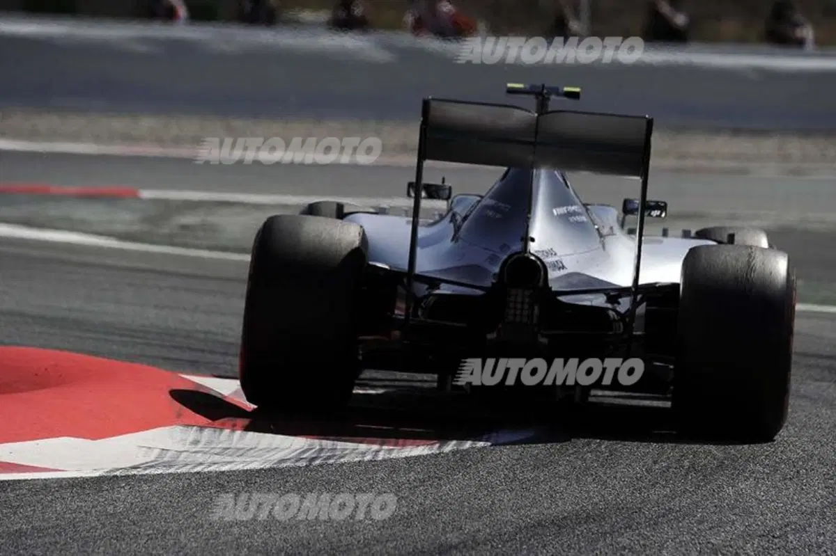 F1, Gp di Spagna 2015, FP3: Rosberg davanti a tutti. Vettel secondo (11)