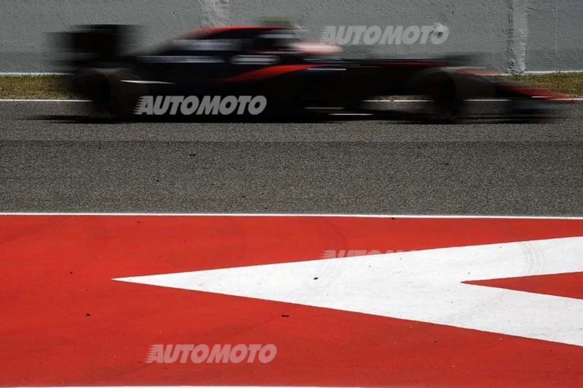 F1, Gp di Spagna 2015, FP3: Rosberg davanti a tutti. Vettel secondo (18)
