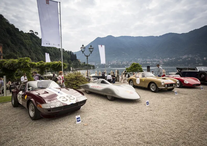 Auto non solo per viaggiare ma anche per correre a Villa d'Este