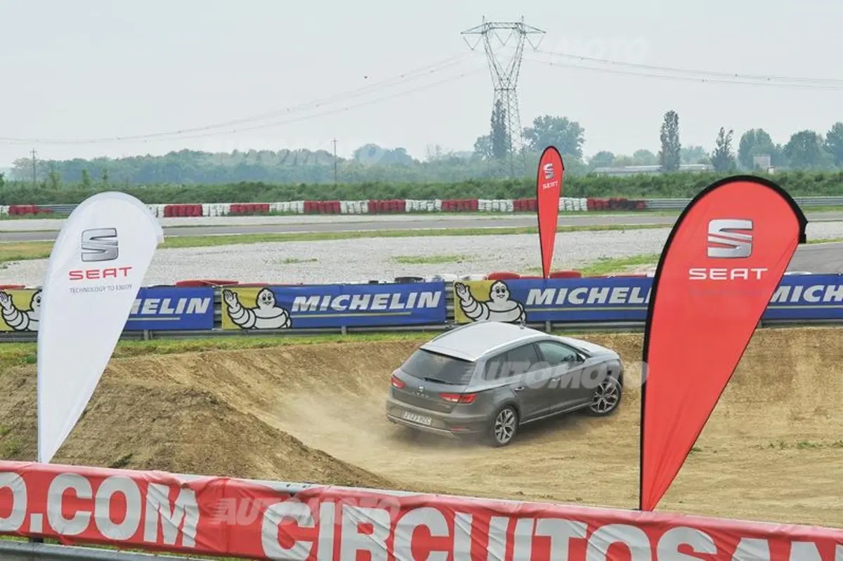Seat Leon ST: dal fango alla pista (2)