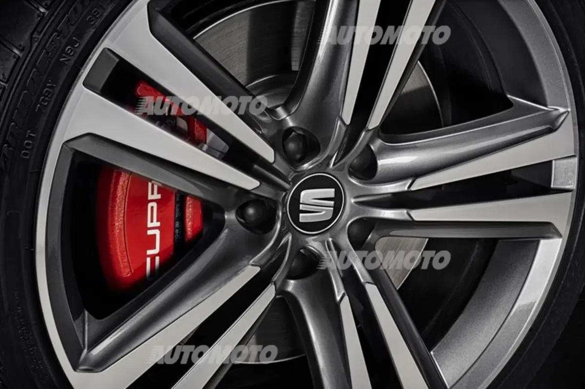 Seat Leon ST: dal fango alla pista (25)
