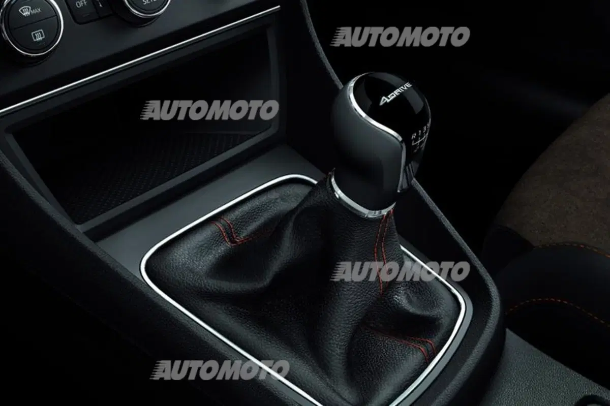 Seat Leon ST: dal fango alla pista (42)