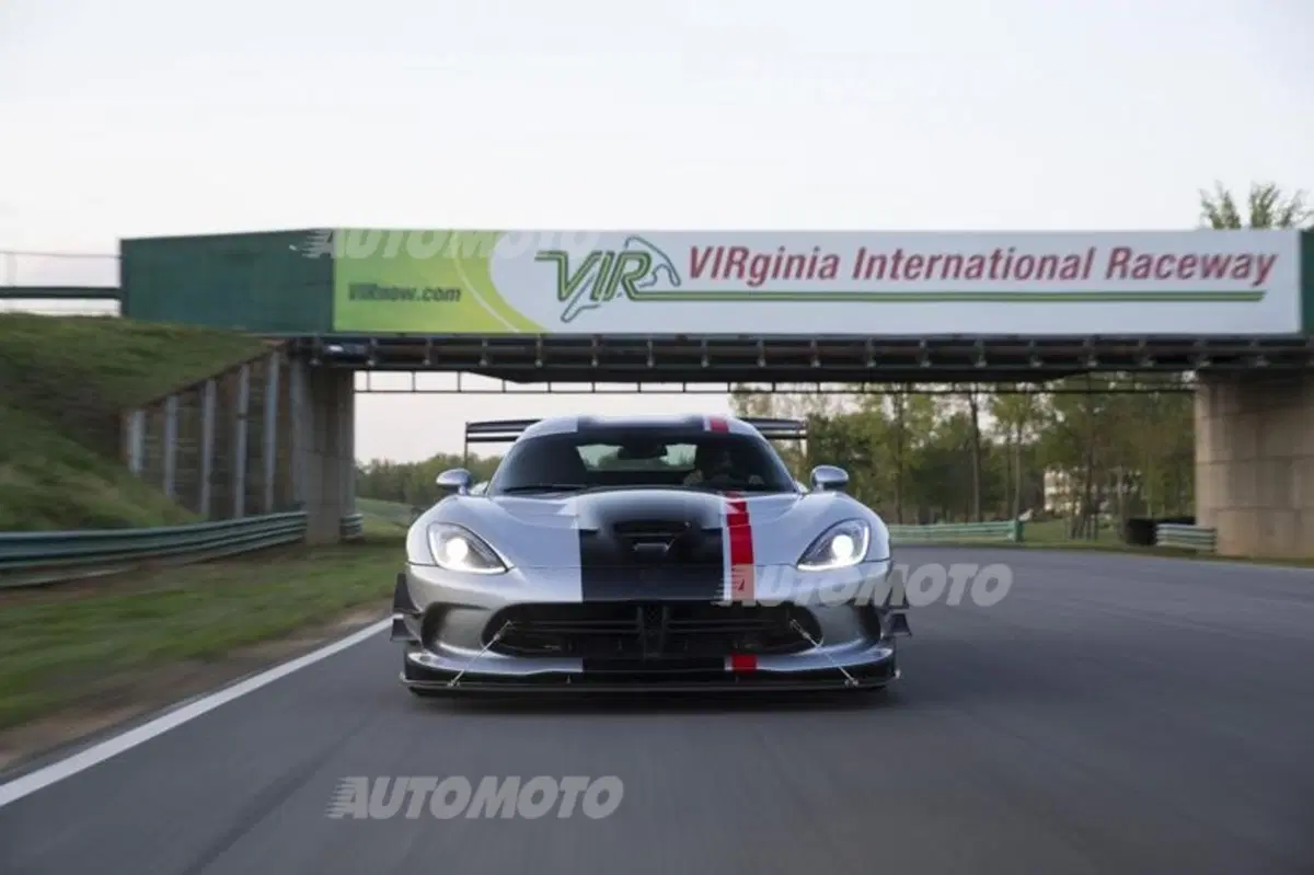 Dodge Viper ACR 2016, la Viper da corsa ma “legale” (4)