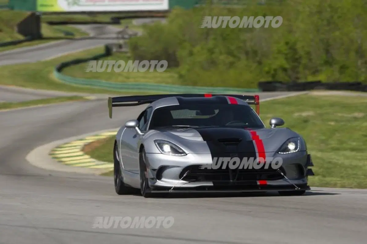 Dodge Viper ACR 2016, la Viper da corsa ma “legale” (9)