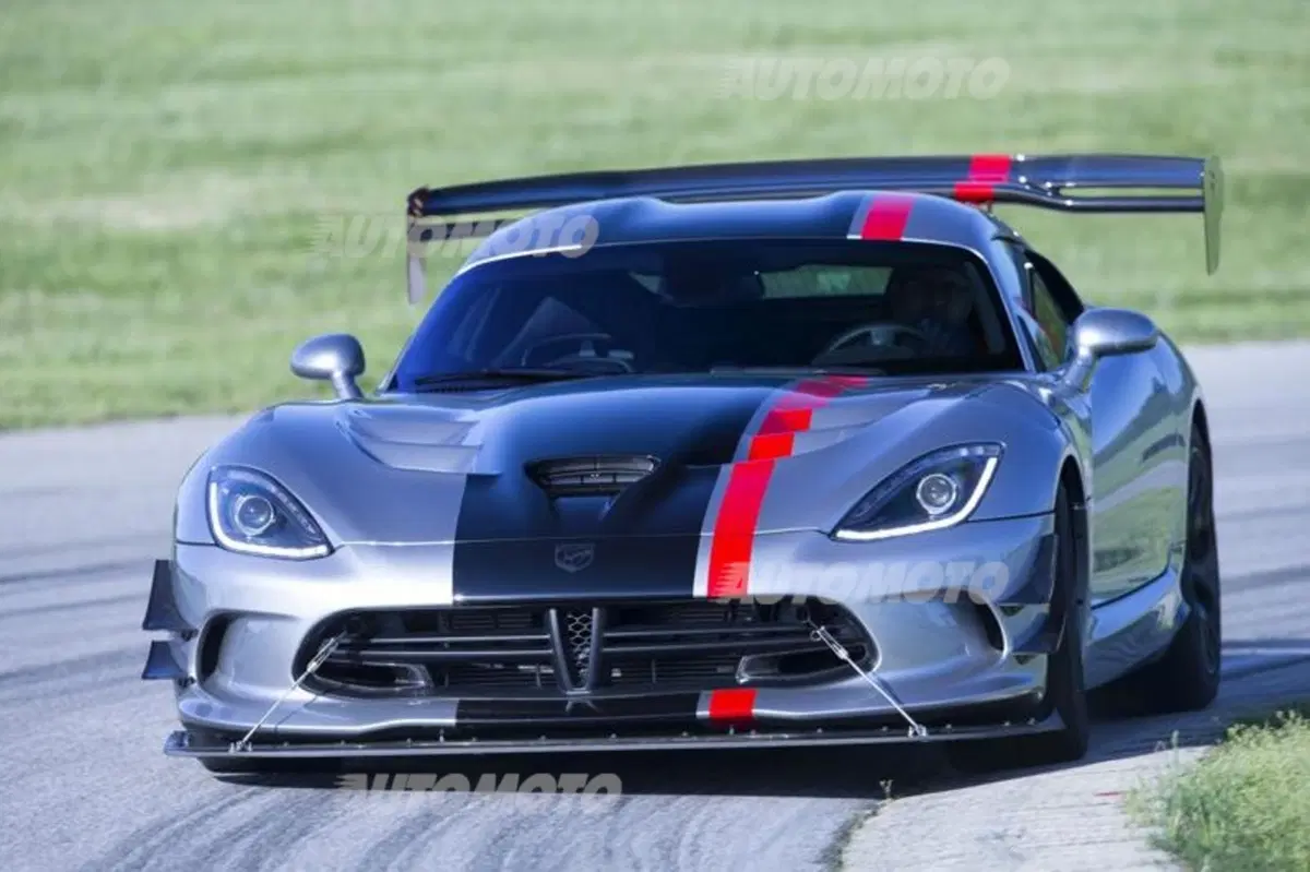 Dodge Viper ACR 2016, la Viper da corsa ma “legale” (10)
