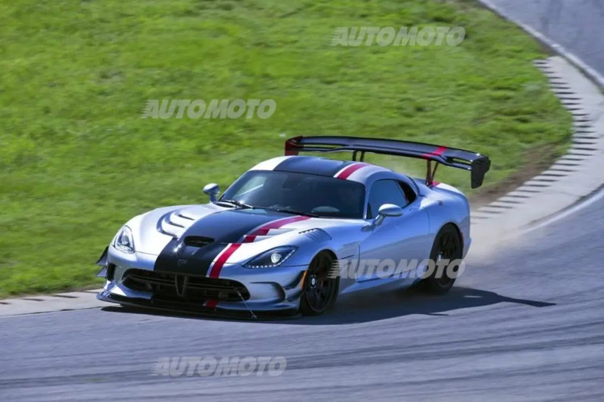 Dodge Viper ACR 2016, la Viper da corsa ma “legale” (14)