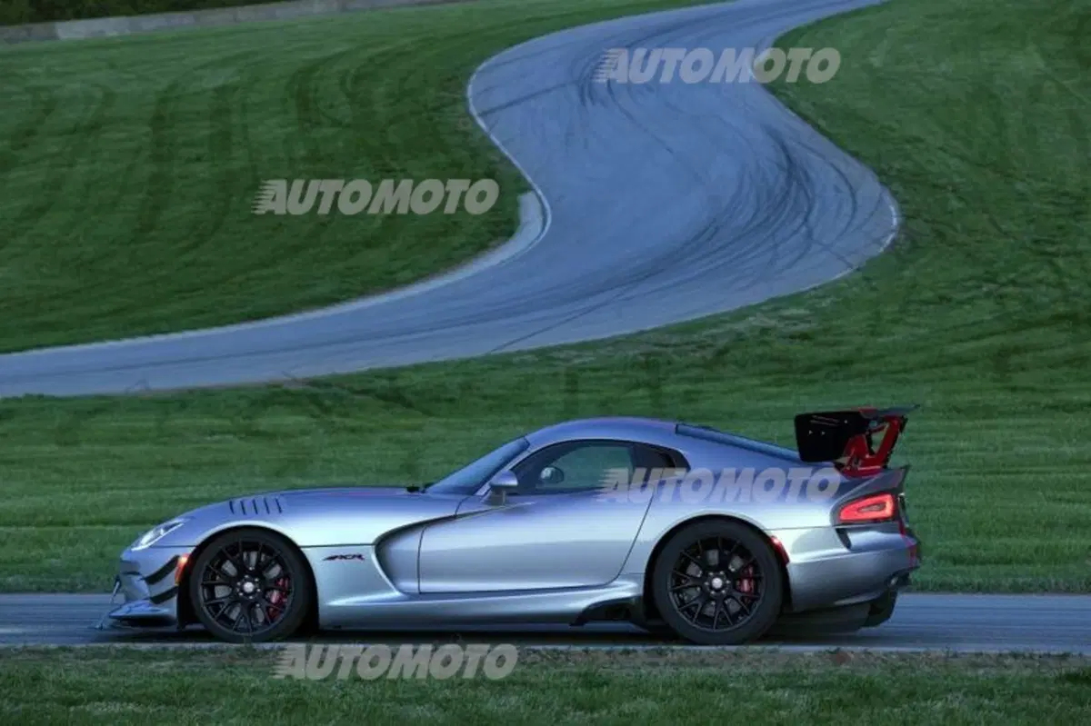 Dodge Viper ACR 2016, la Viper da corsa ma “legale” (18)