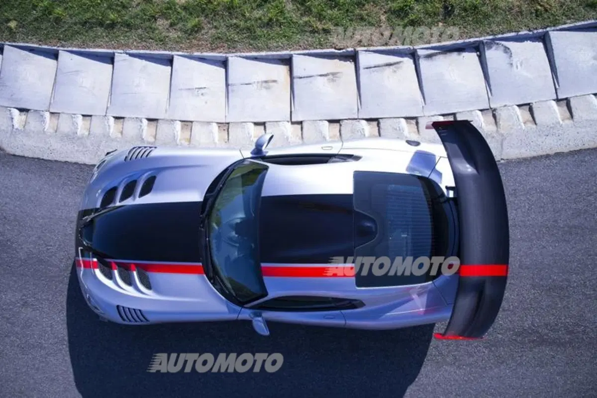 Dodge Viper ACR 2016, la Viper da corsa ma “legale” (22)