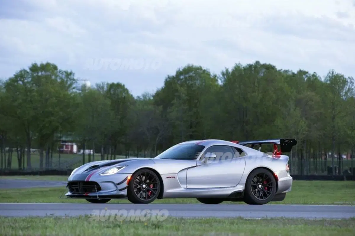 Dodge Viper ACR 2016, la Viper da corsa ma “legale” (25)