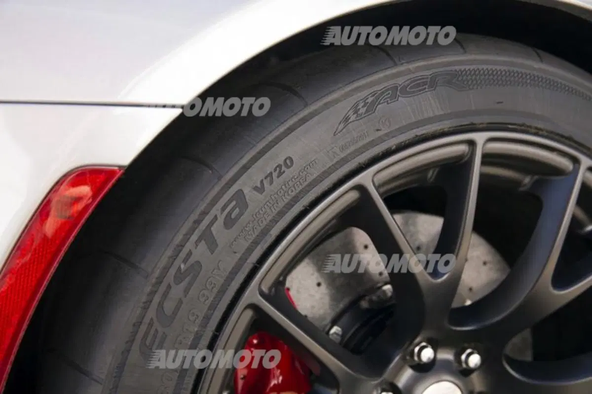 Dodge Viper ACR 2016, la Viper da corsa ma “legale” (29)